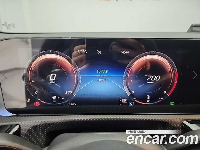 Mercedes-Benz CLA-Class — interior