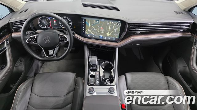 Volkswagen Touareg — interior