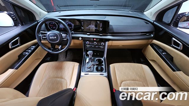 Kia Carnival — interior
