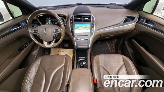 Lincoln MKC — interior