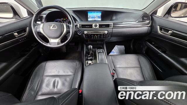 Lexus GS — interior