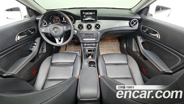 Mercedes-Benz CLA-Class — interior