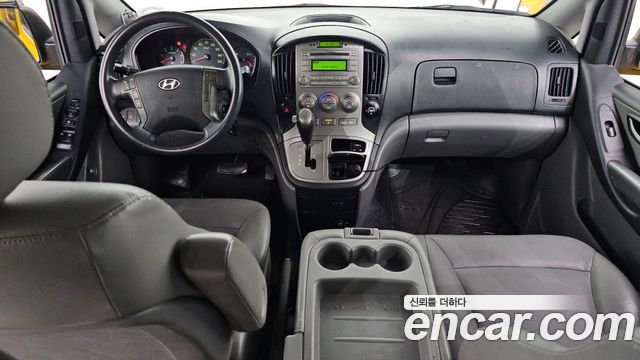 Hyundai Starex — interior