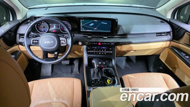 Kia Carnival — interior