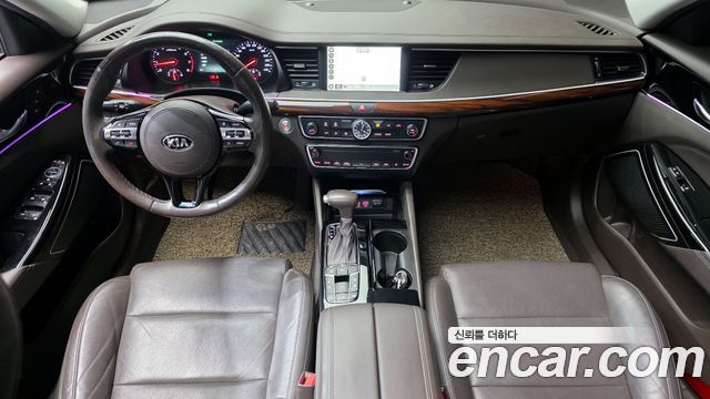 Kia K7 — interior