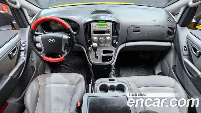 Hyundai Starex — interior
