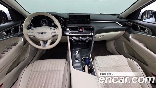 Genesis G70 — interior