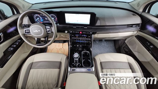 Kia Carnival — interior