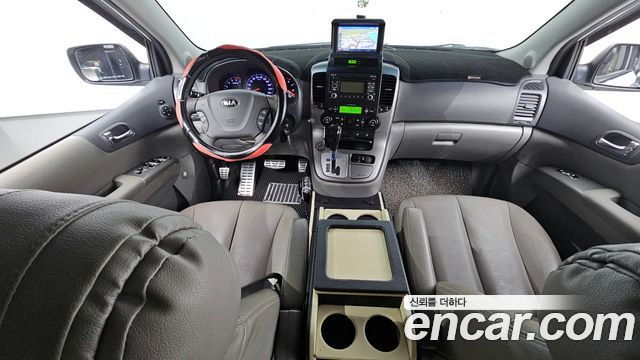 Kia Carnival — interior