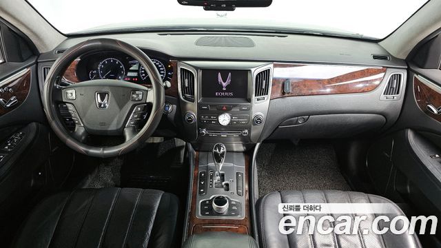 Hyundai Equus — interior