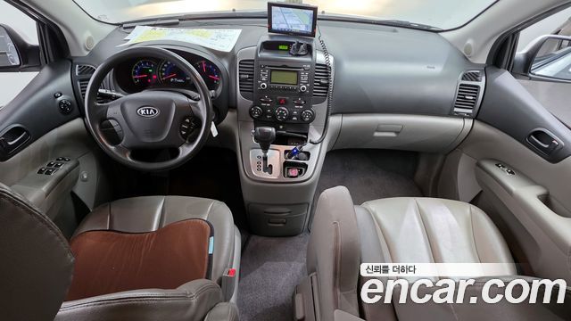 Kia Carnival — interior