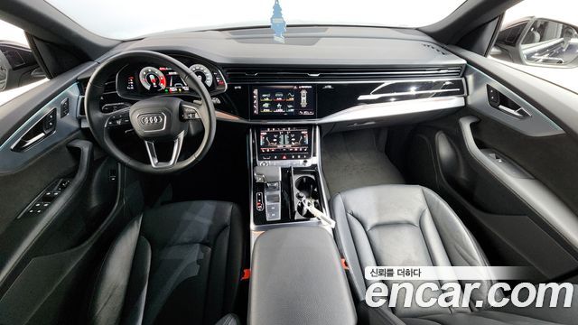 Audi Q8 — interior