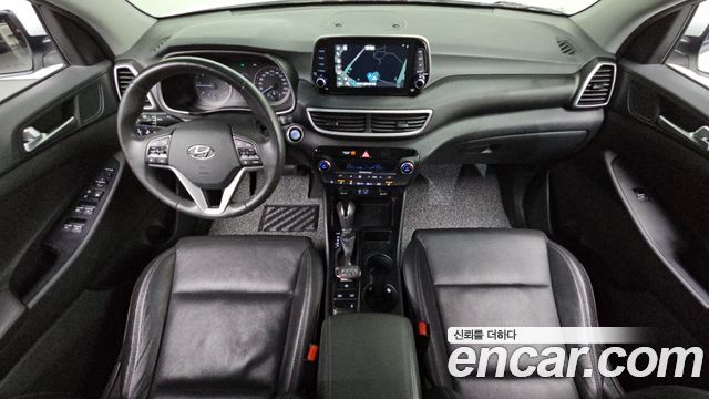 Hyundai Tucson — interior
