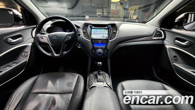 Hyundai Santa Fe — interior