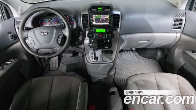 Kia Carnival — interior