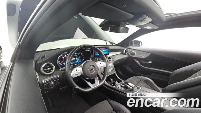 Mercedes-Benz C-Class — interior