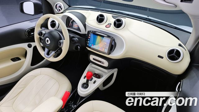Smart ForTwo — interior