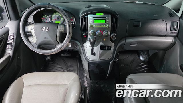 Hyundai Starex — interior