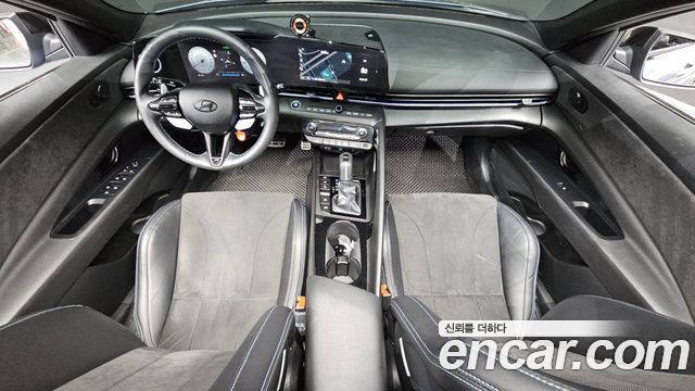 Hyundai Avante — interior