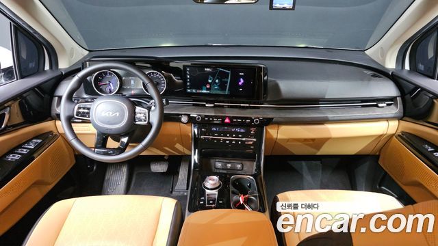 Kia Carnival — interior
