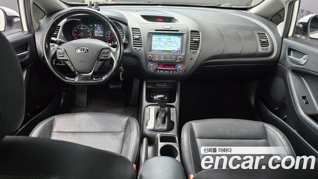 Kia K3 — interior