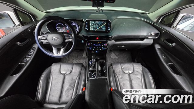 Hyundai Santa Fe — interior