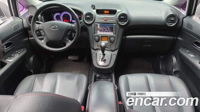 Kia Carens — interior