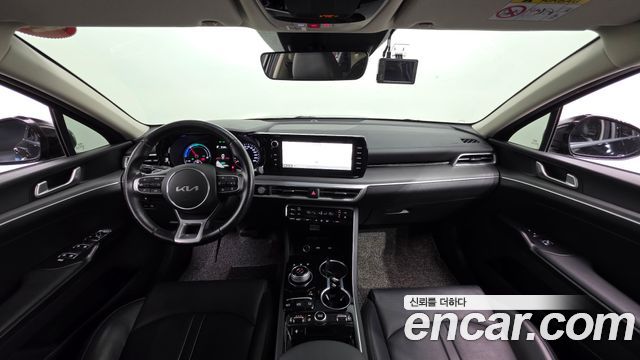 Kia K5 — interior