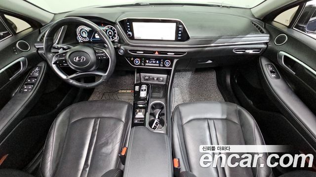 Hyundai Sonata — interior