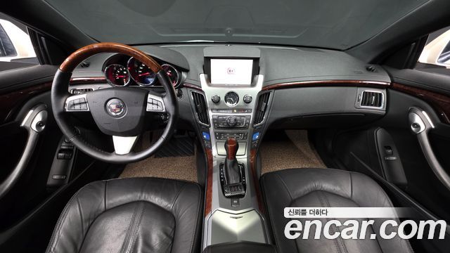 Cadillac CTS — interior