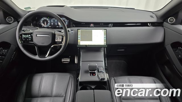 Land Rover Range Rover Evoque — interior