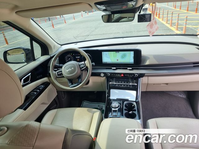 Kia Carnival — interior