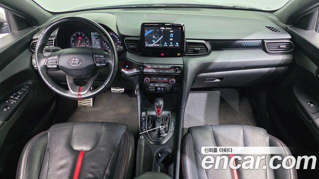 Hyundai Veloster — interior