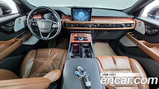 Lincoln Aviator — interior