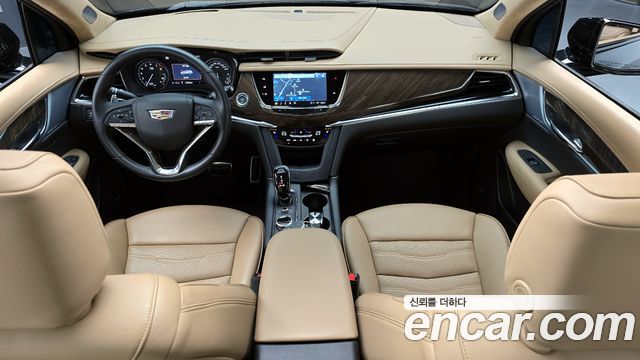 Cadillac XT6 — interior