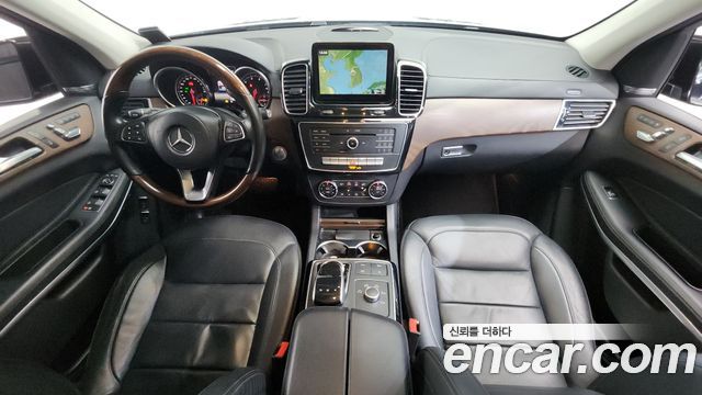 Mercedes-Benz GLS-Class — interior