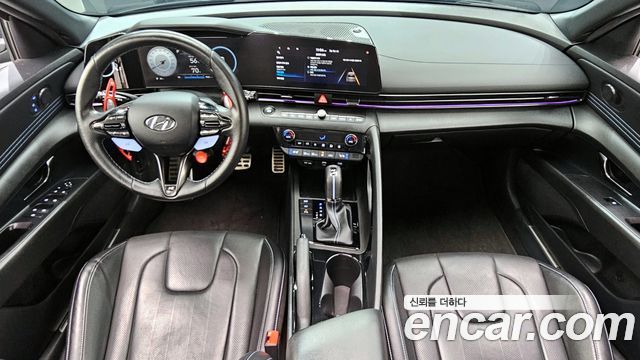 Hyundai Avante — interior
