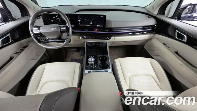 Kia Carnival — interior