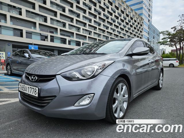 Hyundai Avante — exterior