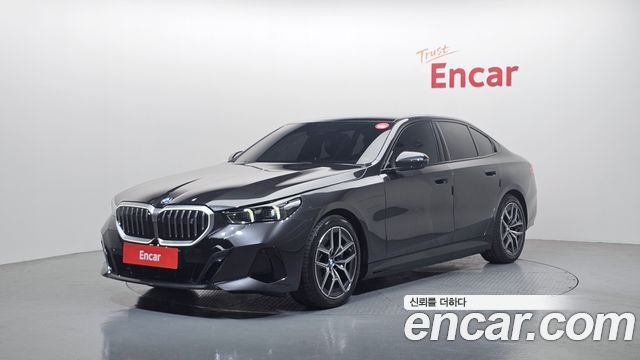 BMW i5 — exterior