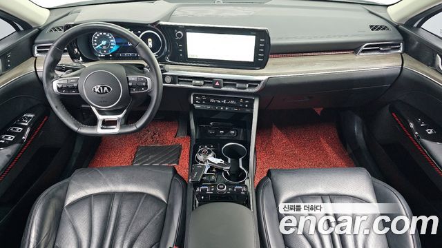 Kia K5 — interior