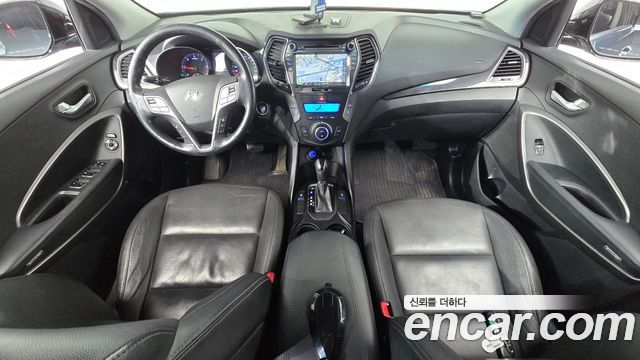 Hyundai Santa Fe — interior