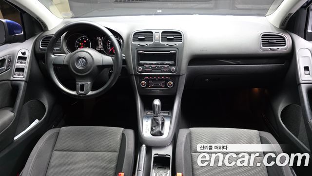 Volkswagen Golf — interior