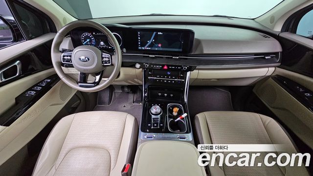 Kia Carnival — interior