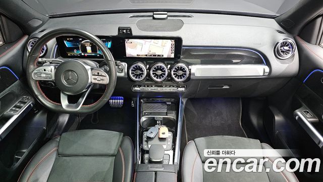 Mercedes-Benz GLB-Class — interior