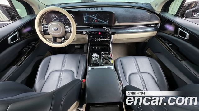 Kia Carnival — interior