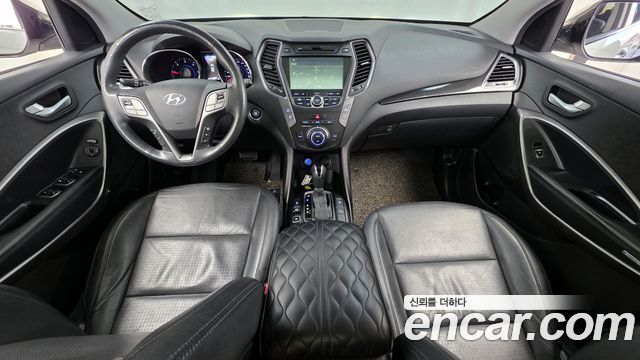 Hyundai Santa Fe — interior