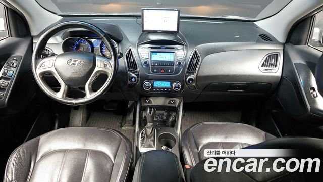 Hyundai Tucson — interior