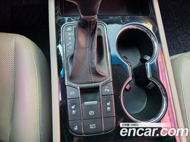 Kia Carnival — interior