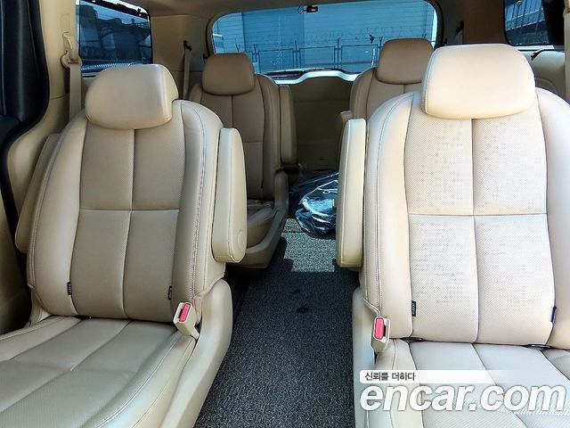 Kia Carnival — interior